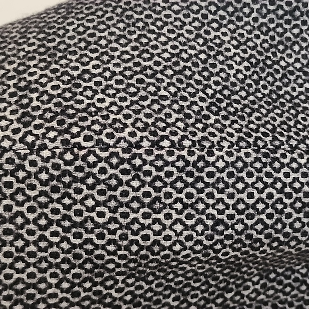 Yves St. Laurent Black and White Patterned Wool Pencil Skirt - Picture 9 of 15